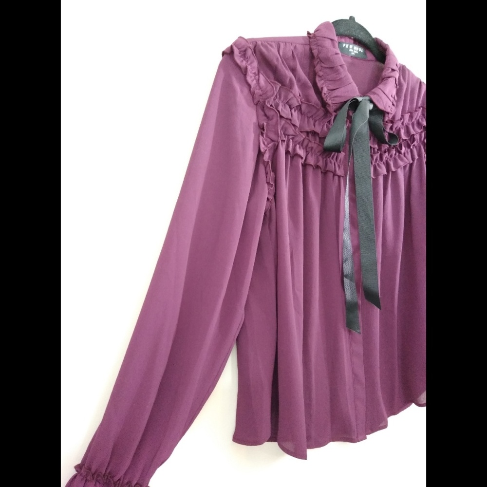 Few Moda Wine Color Hidden-button Blouse Size Med - Picture 3 of 6
